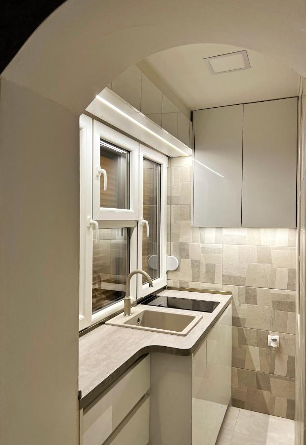 Center Deluxe Studio Apartment Nikšić Exterior foto