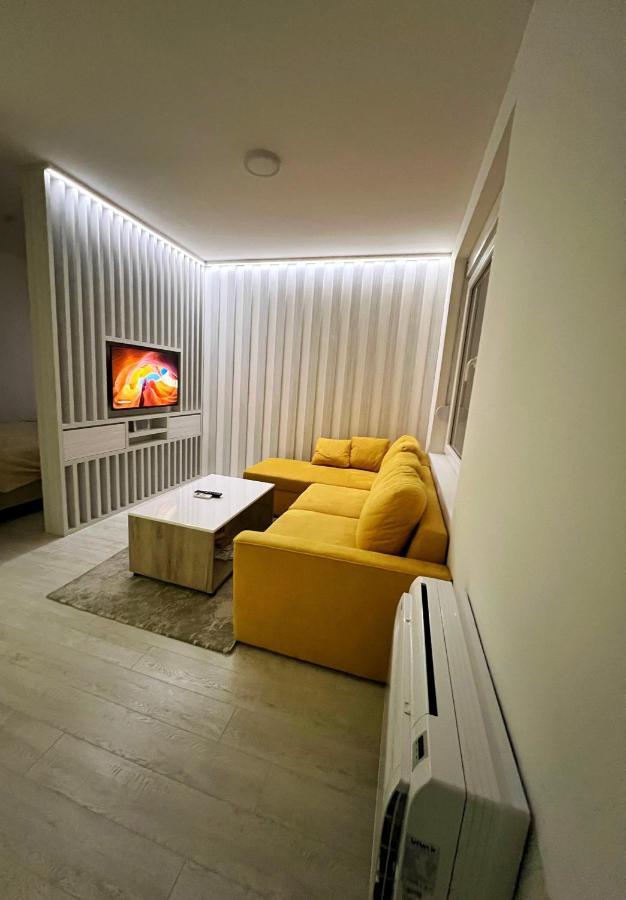 Center Deluxe Studio Apartment Nikšić Exterior foto