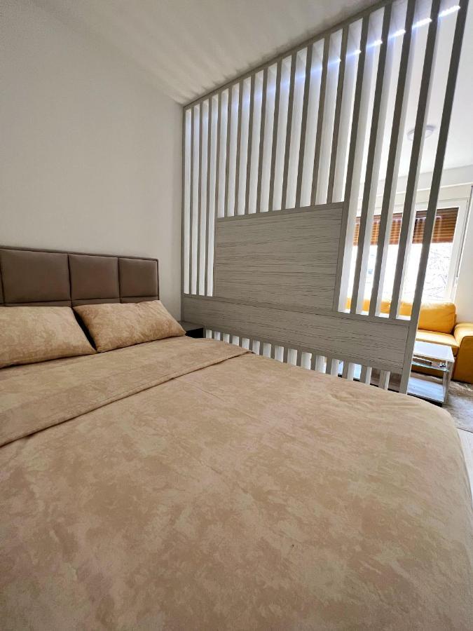 Center Deluxe Studio Apartment Nikšić Exterior foto